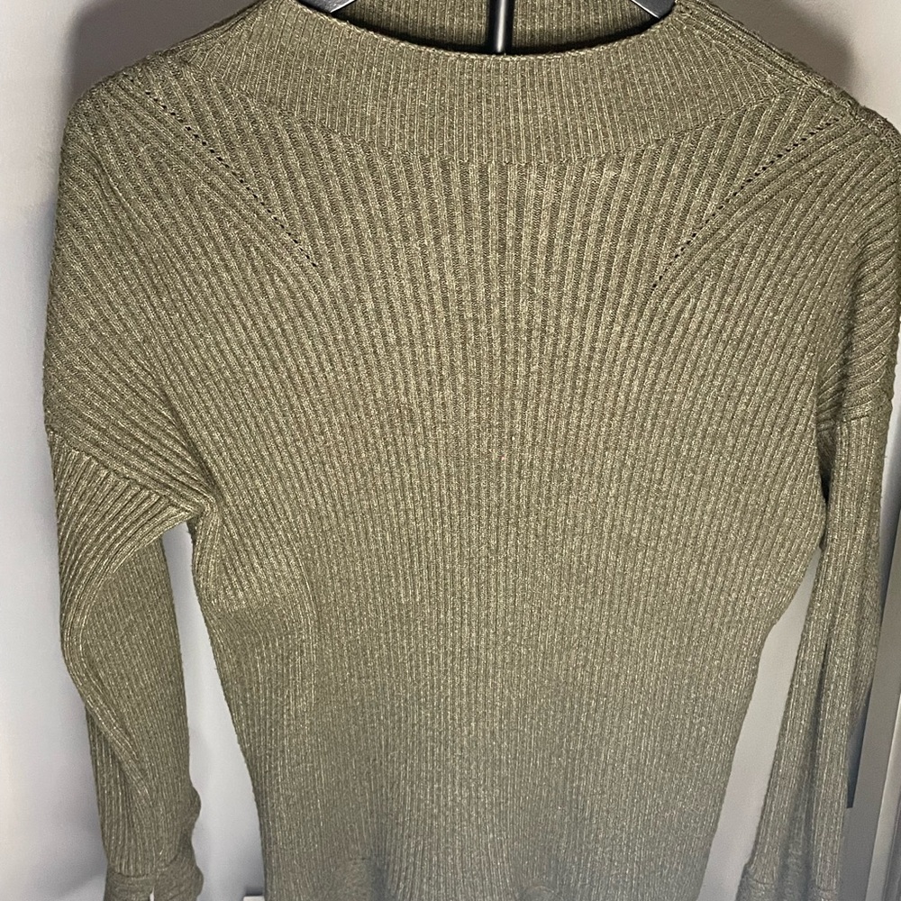 Sioni Green Cowl Neck Sweater with Ribbed Knit